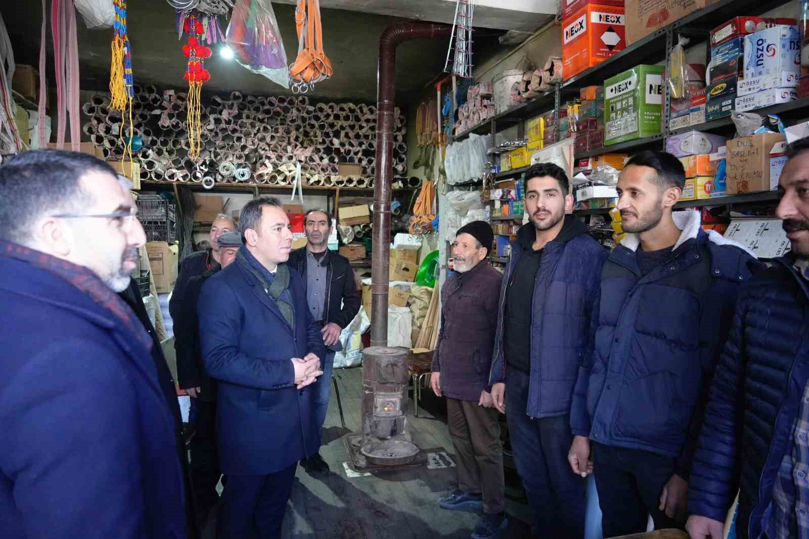 Karslılar Cumhur İttifakı adayını bağrına bastı