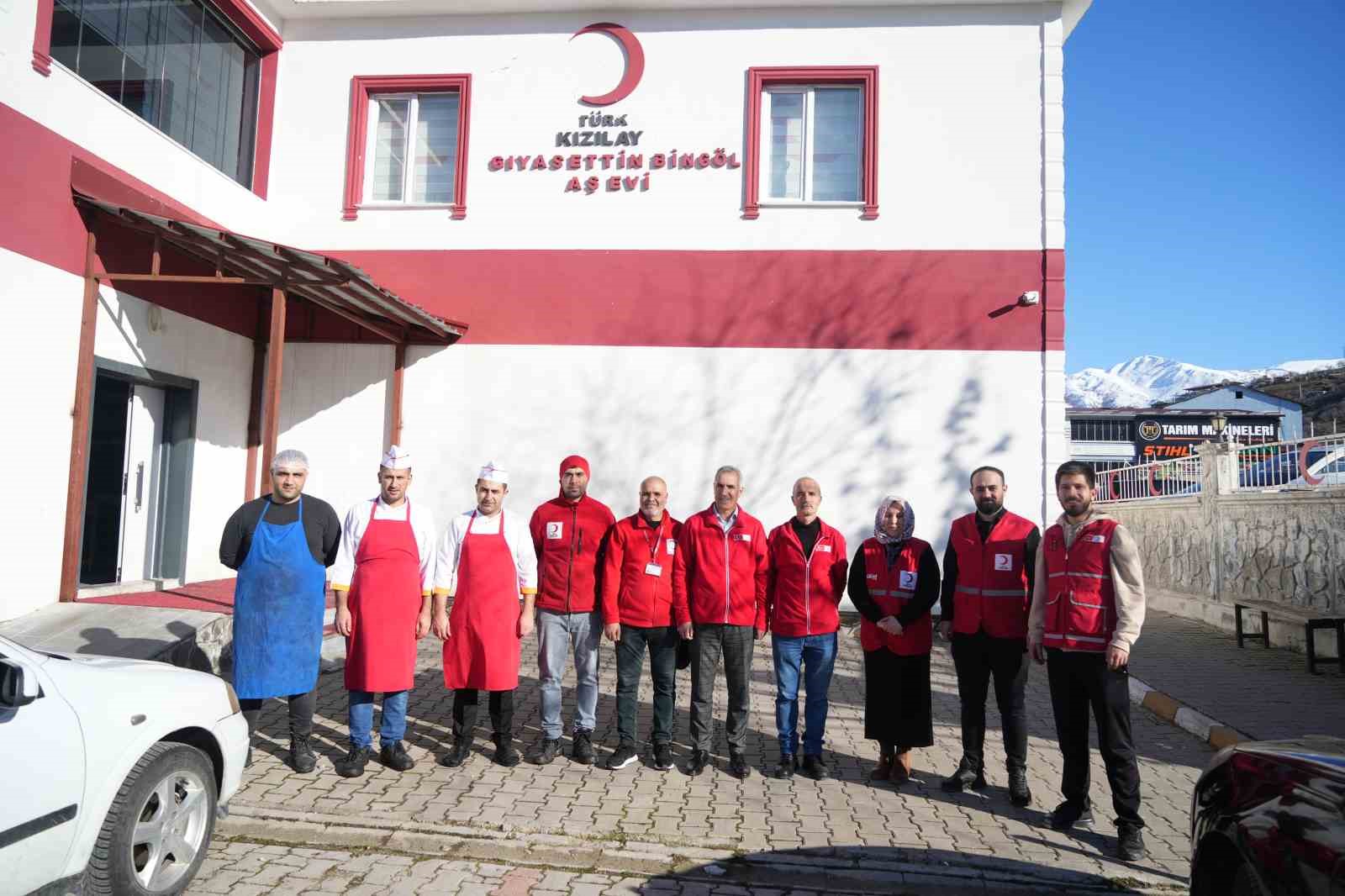 Türk Kızılay’ın aşevlerinde kazanlar ihtiyaç sahipleri için kaynıyor
