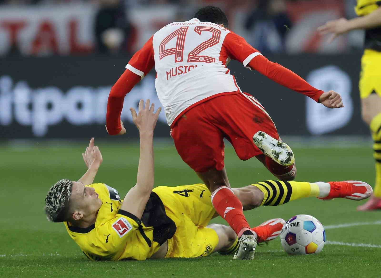 Borussia Dortmund, 10 yıl sonra deplasmanda Bayern Münih’i devirdi
