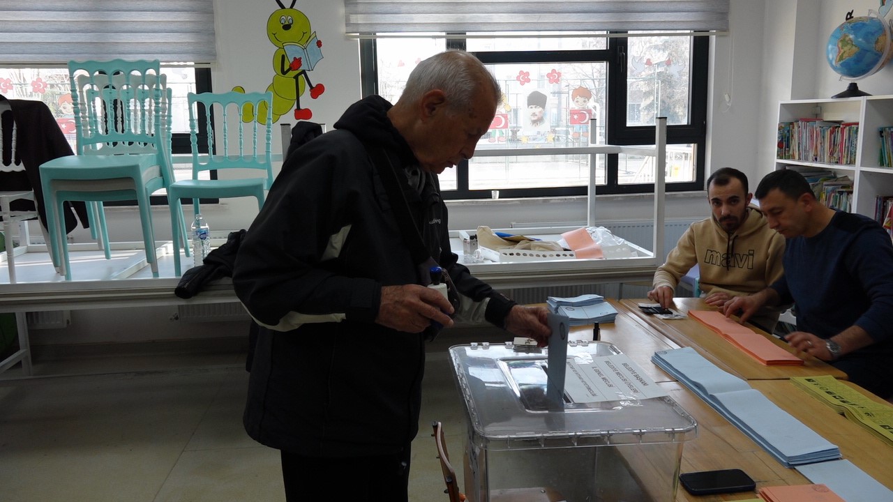 Kırklareli&rsquo;nde oy kullanma işlemi başladı
