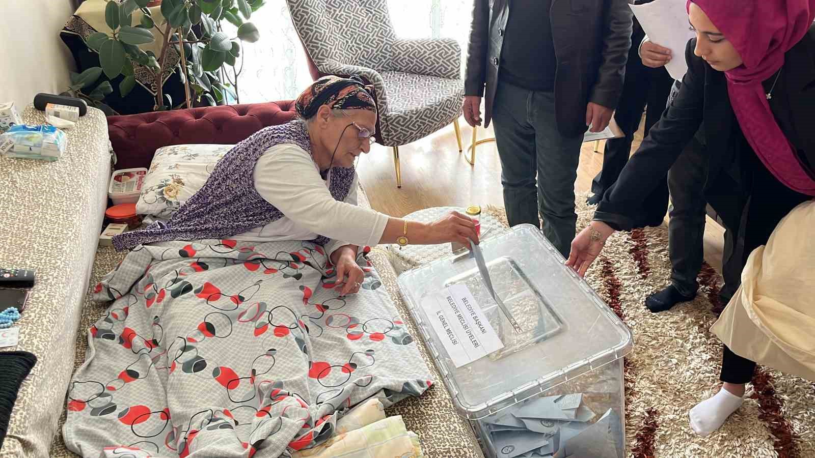 Niğde’de seyyar seçim sandığında 28 kişi oyunu kullanacak
