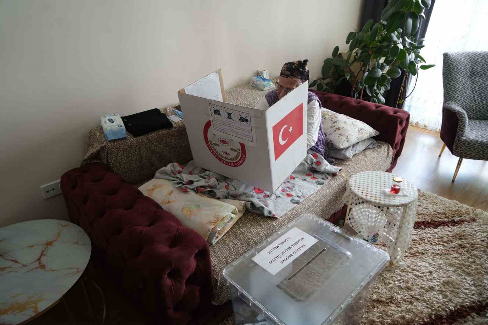 Niğde’de seyyar seçim sandığında 28 kişi oyunu kullanacak