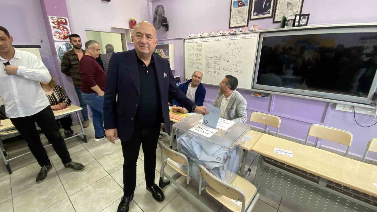 AK Parti &Ccedil;anakkale Milletvekili Ayhan Gider oyunu kullandı
