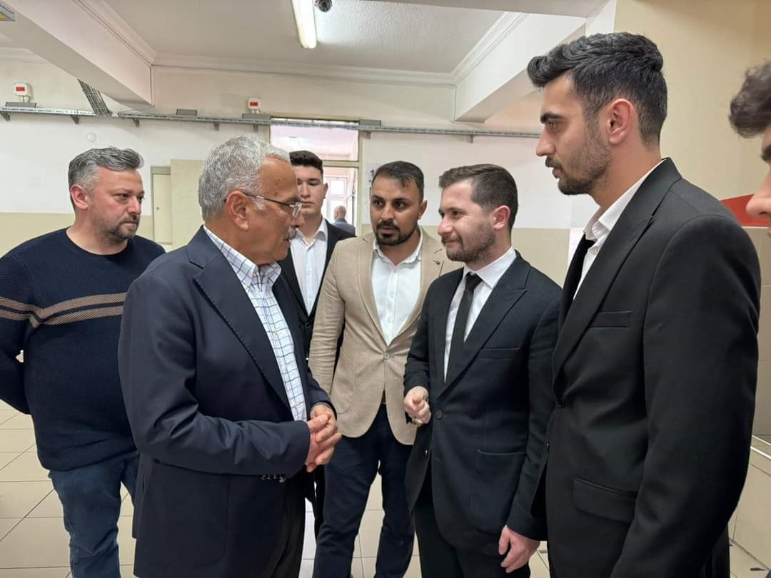 Büyükşehir Belediye Başkanı Güler, oyunu kullandı