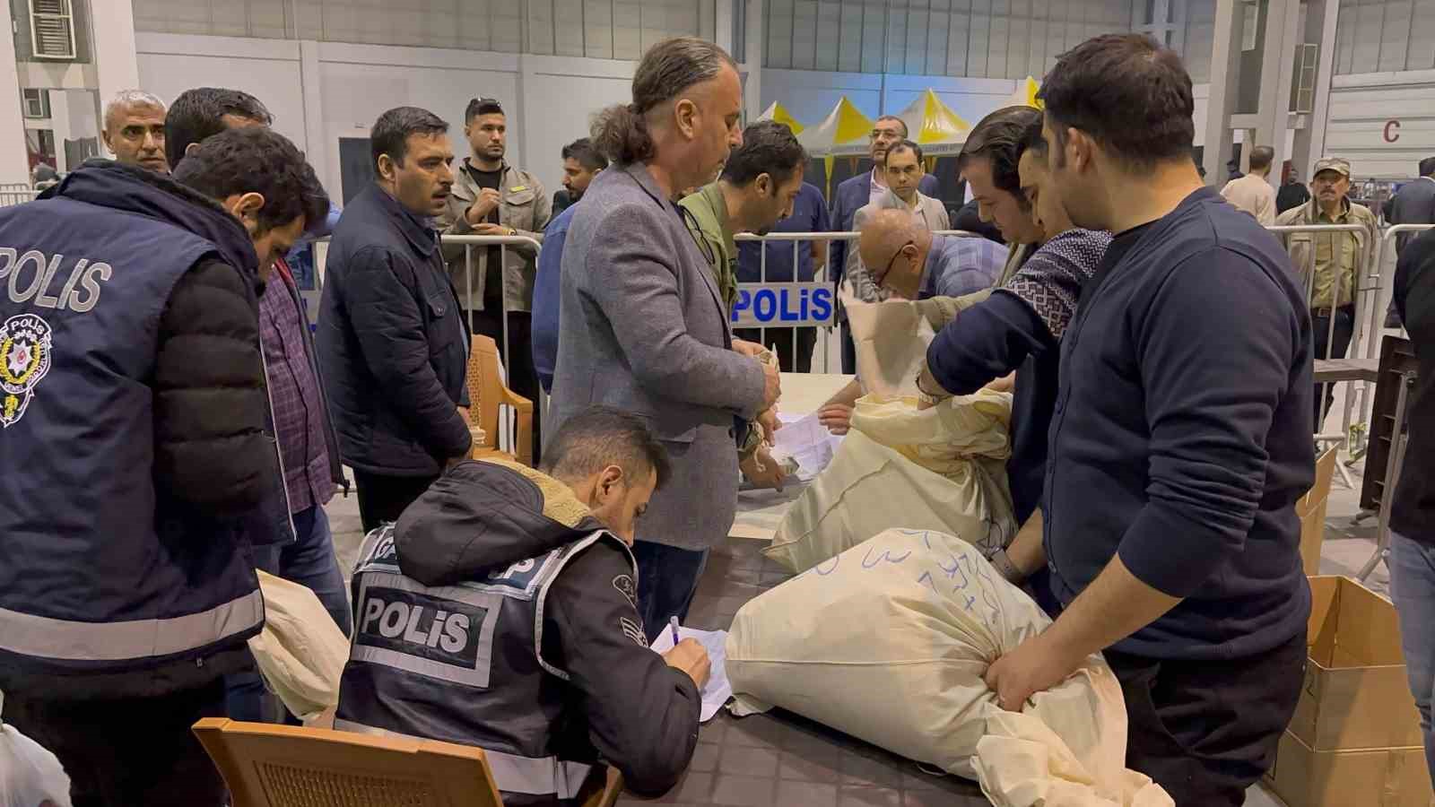 Gaziantep&rsquo;te oy sayımı bitti, veriler hızla sisteme giriliyor
