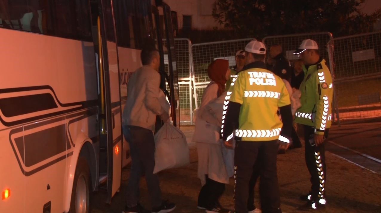 K&uuml;&ccedil;&uuml;k&ccedil;ekmece&rsquo;de sayılan oylar İl&ccedil;e Se&ccedil;im Kuruluna getirildi
