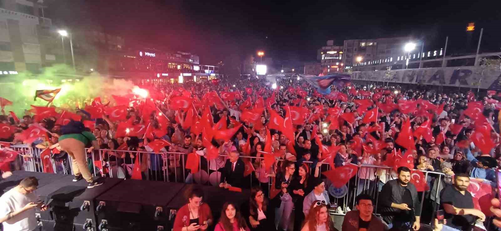 Aydın CHP’de kutlamalar başladı