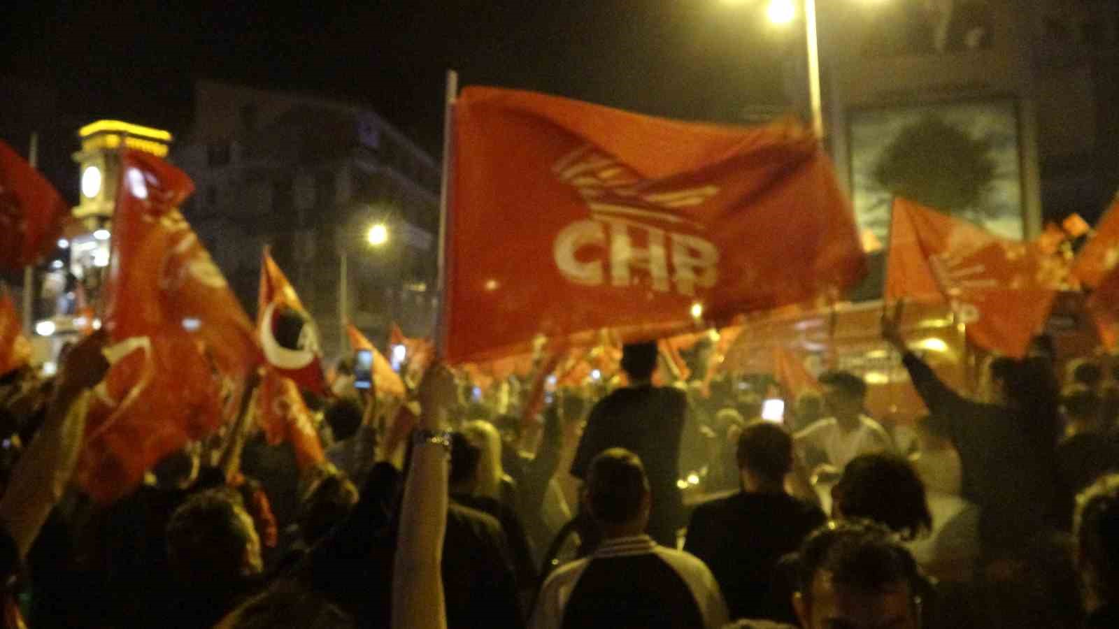 Zonguldak&rsquo;ta CHP&rsquo;li Tahsin Erdem&rsquo;den se&ccedil;im kutlaması 