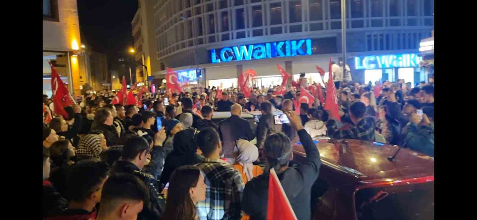 Balıkesir&rsquo;de se&ccedil;imi resmi olmayan sonu&ccedil;lara g&ouml;re Ahmet Akın kazandı 