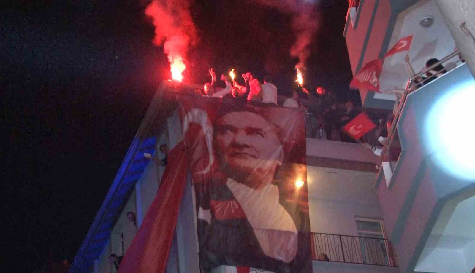 Alanya&rsquo;da CHP 74 yıl sonra belediye başkanlığını Osman &Ouml;z&ccedil;elik ile kazandı
