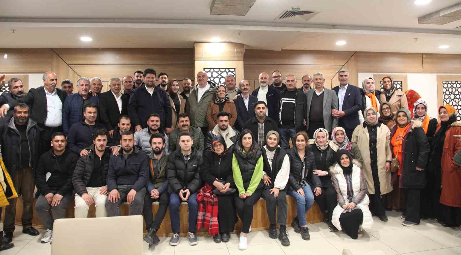 Ahlat&rsquo;ta Cumhur İttifakı&rsquo;ndan se&ccedil;im kutlaması
