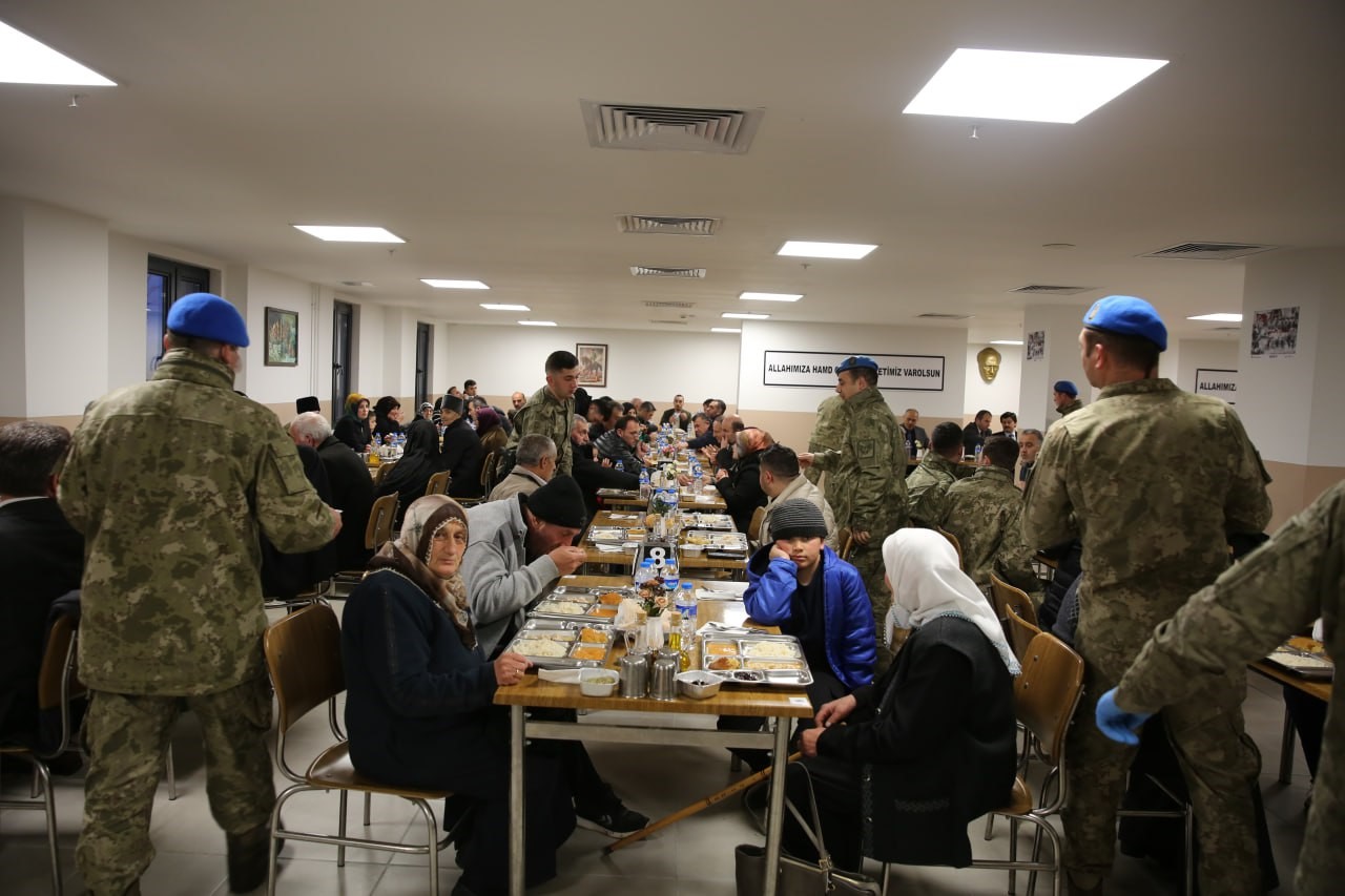 Şehit aileleri ve gazi yakınları için iftar yemeği düzenlendi