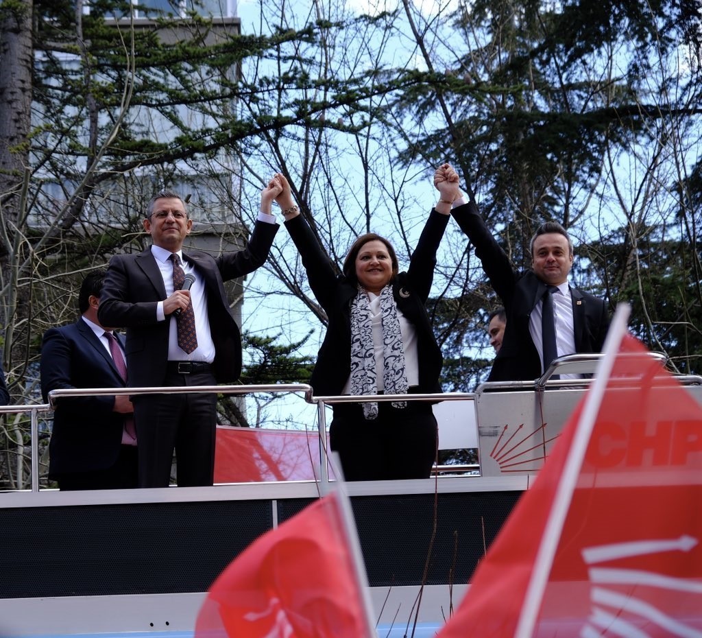 Cumhuriyet tarihi boyunca Afyon&rsquo;un se&ccedil;ilen ilk kadın belediye başkanı oldu
