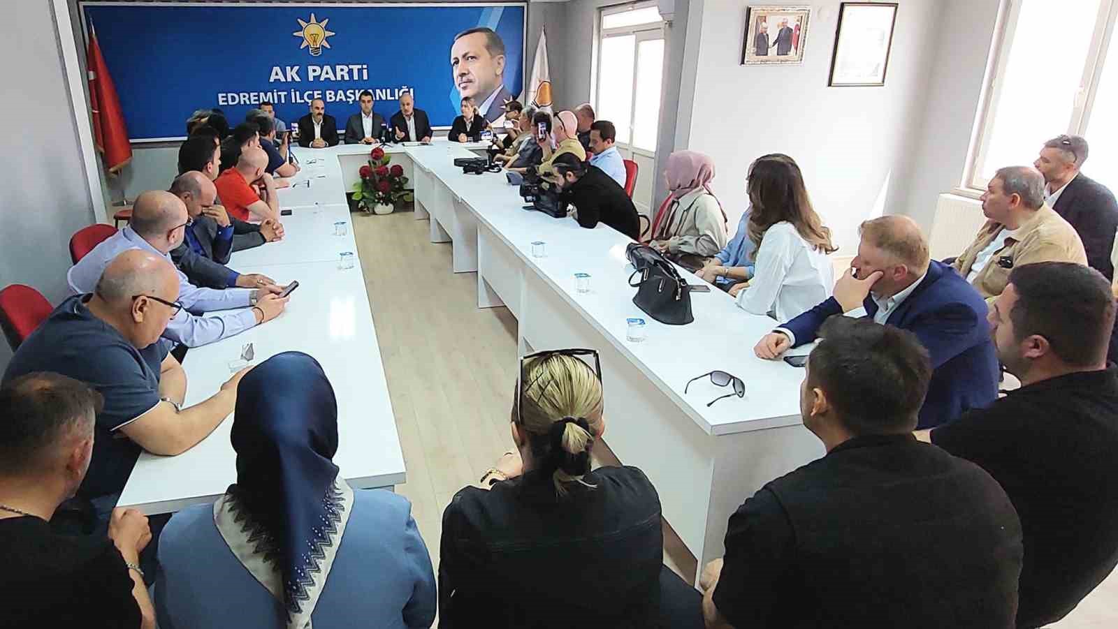 AK Parti Edremit İlçe Başkanı Tuna: “Milletin iradesine saygımız tam”
