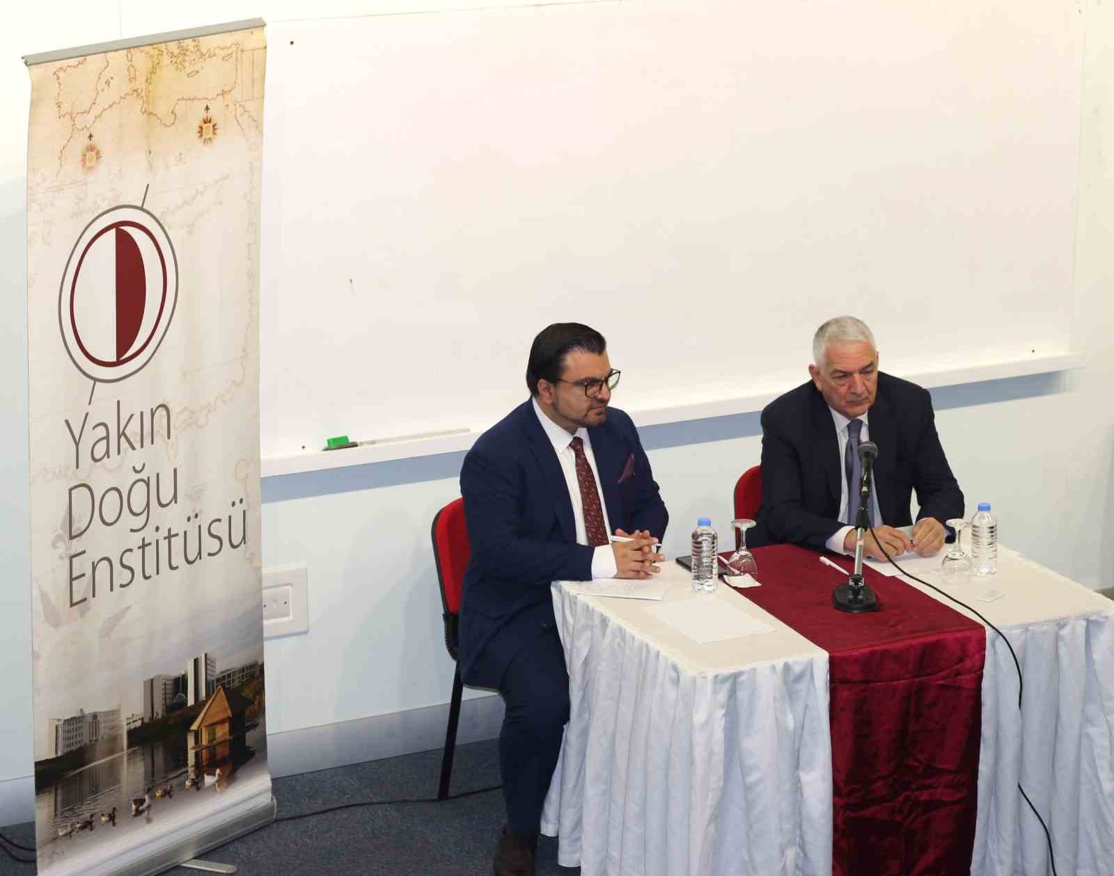 Suriye’de iç savaşa giden yolun en önemli tanıklarından biri olan Türkiye’nin son Şam Büyükelçisi Ömer Önhon, konferans verdi