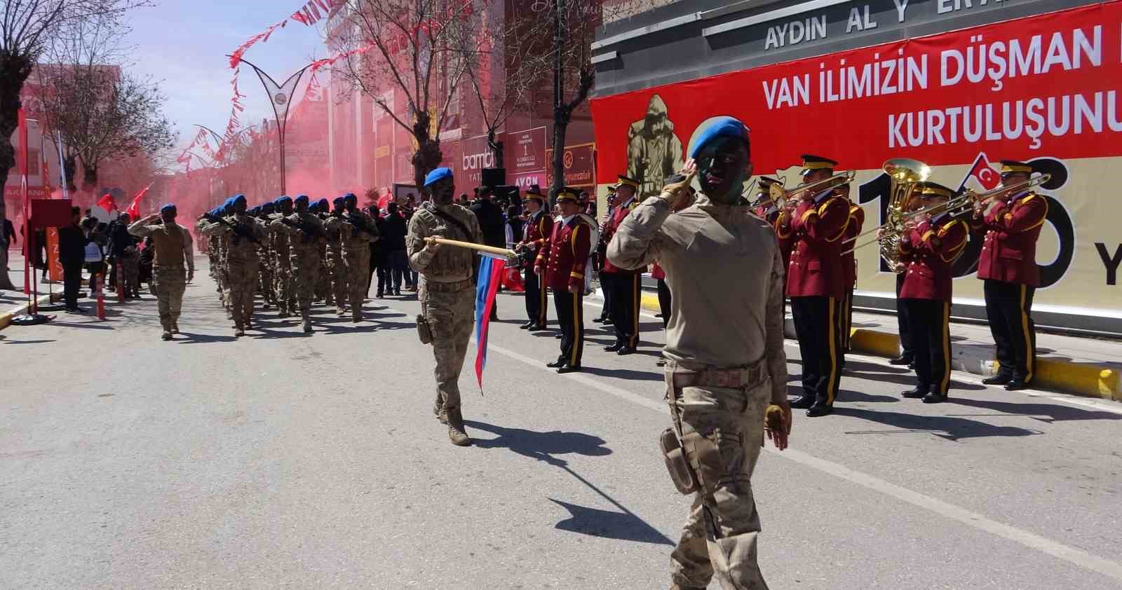 Van’ın düşman işgalinden kurtuluşunun 106’ncı yıl dönümü kutlandı