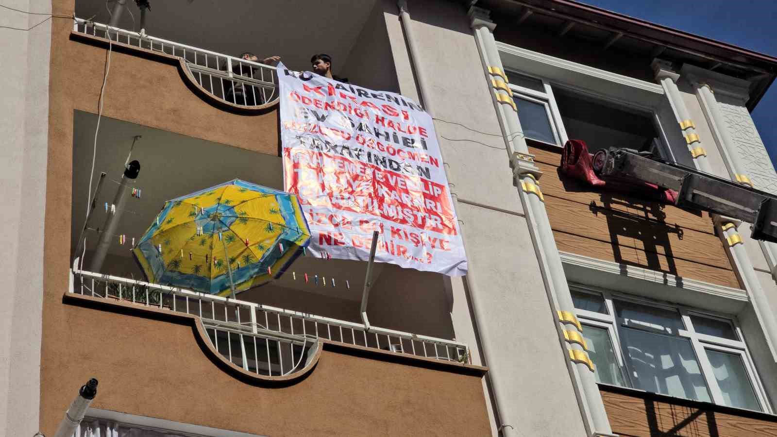 Tokat&rsquo;ta ev sahibinin annesine bakmaktan vazge&ccedil;ince mahkeme kararıyla evden &ccedil;ıkarıldı
