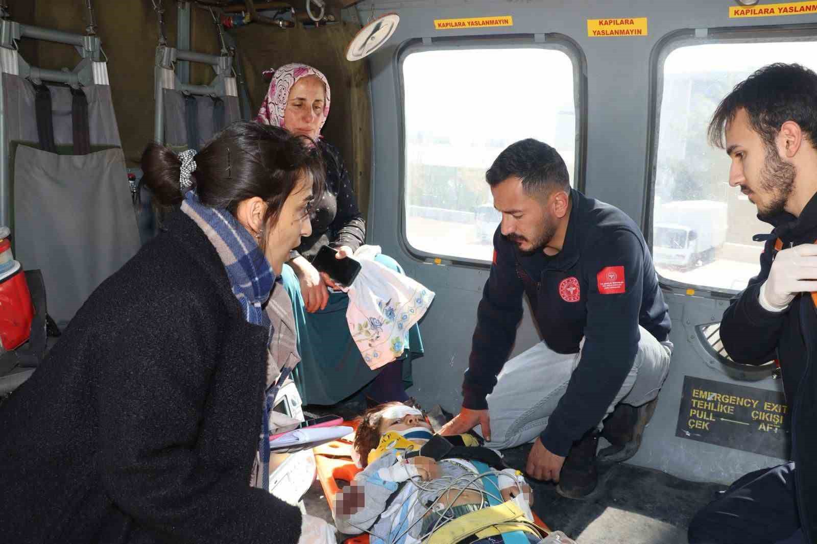 Şırnak’ta askeri helikopter kazada yaralanan çocuk için havalandı