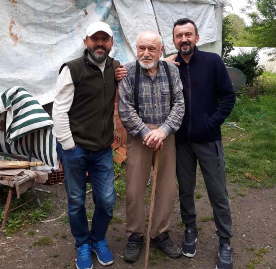 Traktör üç metreden çeşmenin üzerine devrildi, sürücü hayatını kaybetti