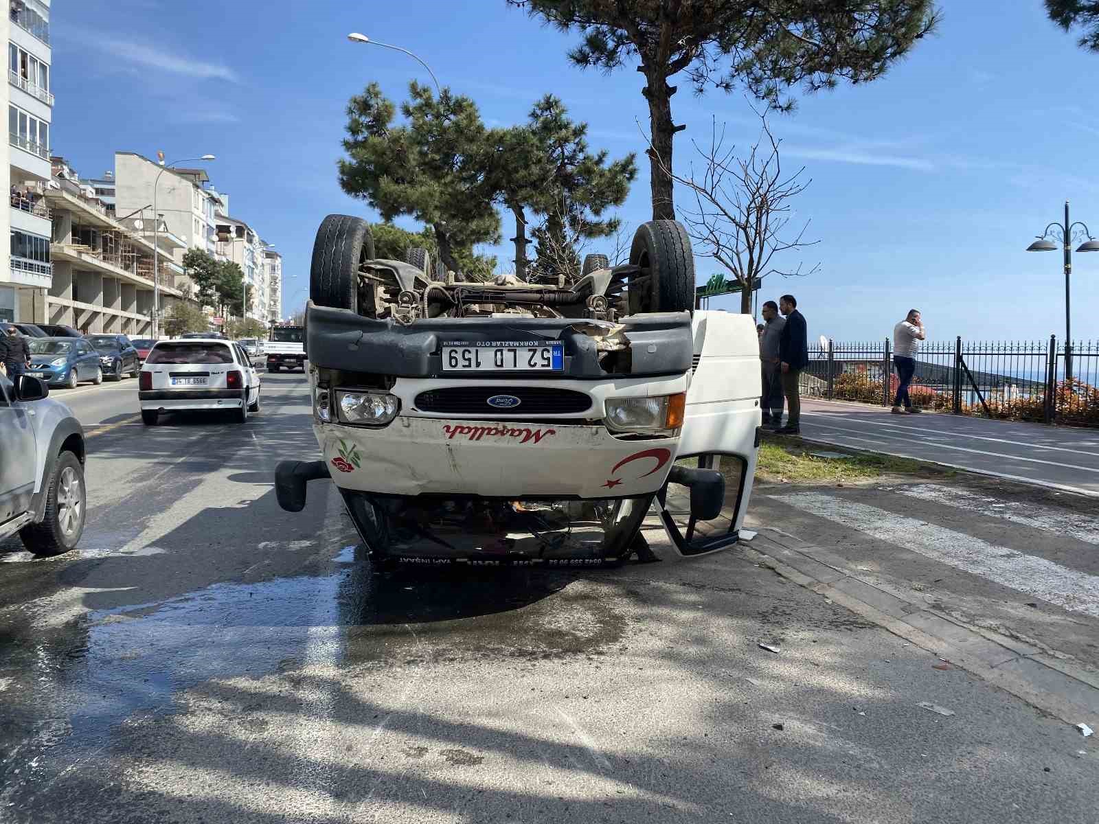 Ordu&rsquo;da takla atan kamyonetten yara almadan kurtuldular
