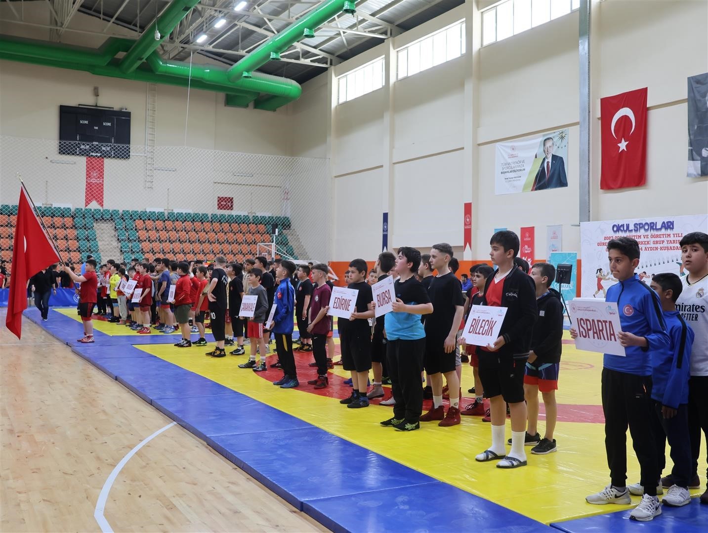 Okullar Arası Küçük Erkekler Güreş Müsabakaları başladı