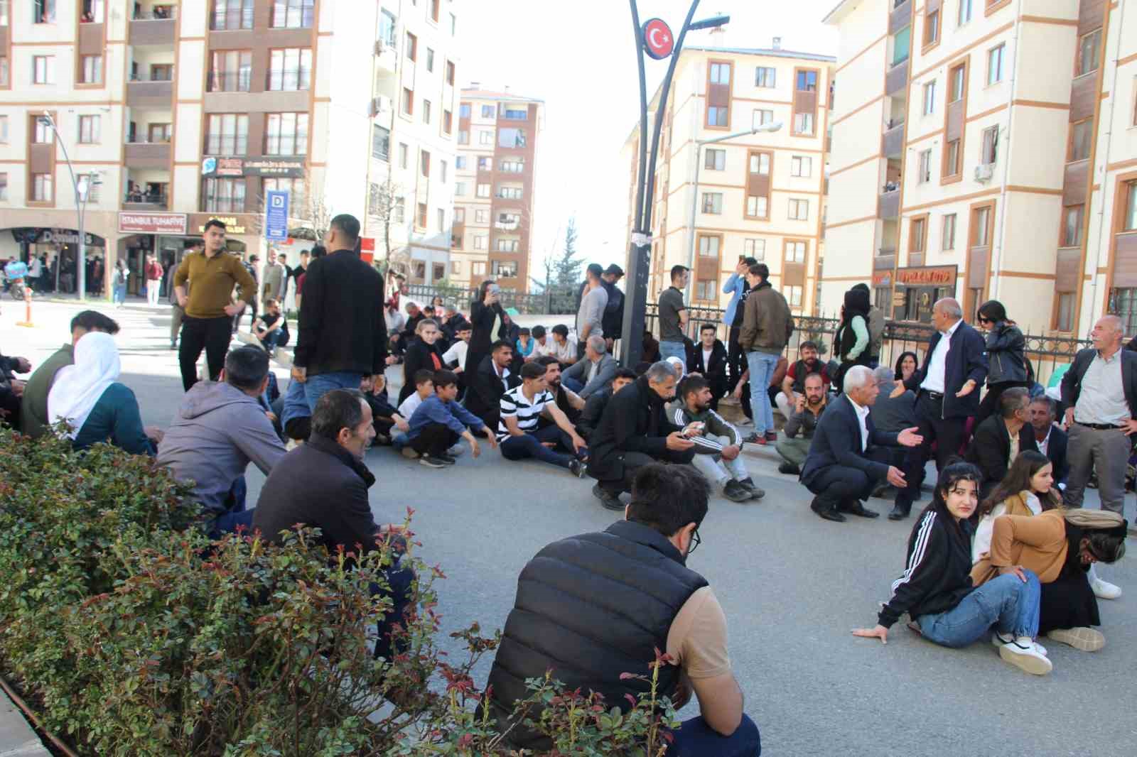 Şırnak’ta izinsiz yürüyüşe polis müdahalesi: 11 gözaltı
