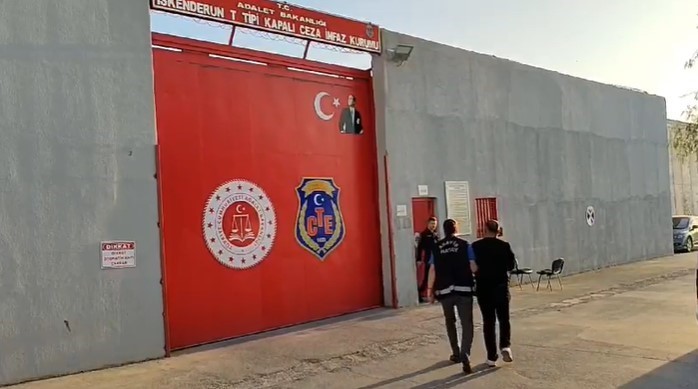 Hatay’da aranan şahıslara yönelik uygulamada, 2 şüpheli tutuklandı
