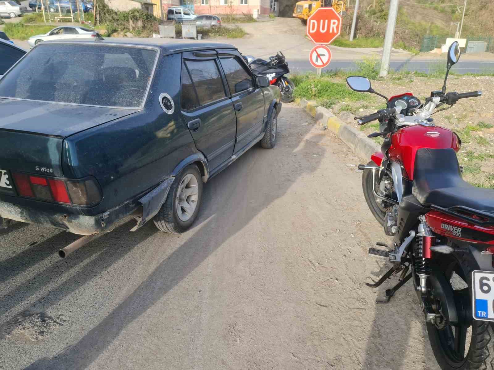 Otomobil motosikletle &ccedil;arpıştı: 1 yaralı
