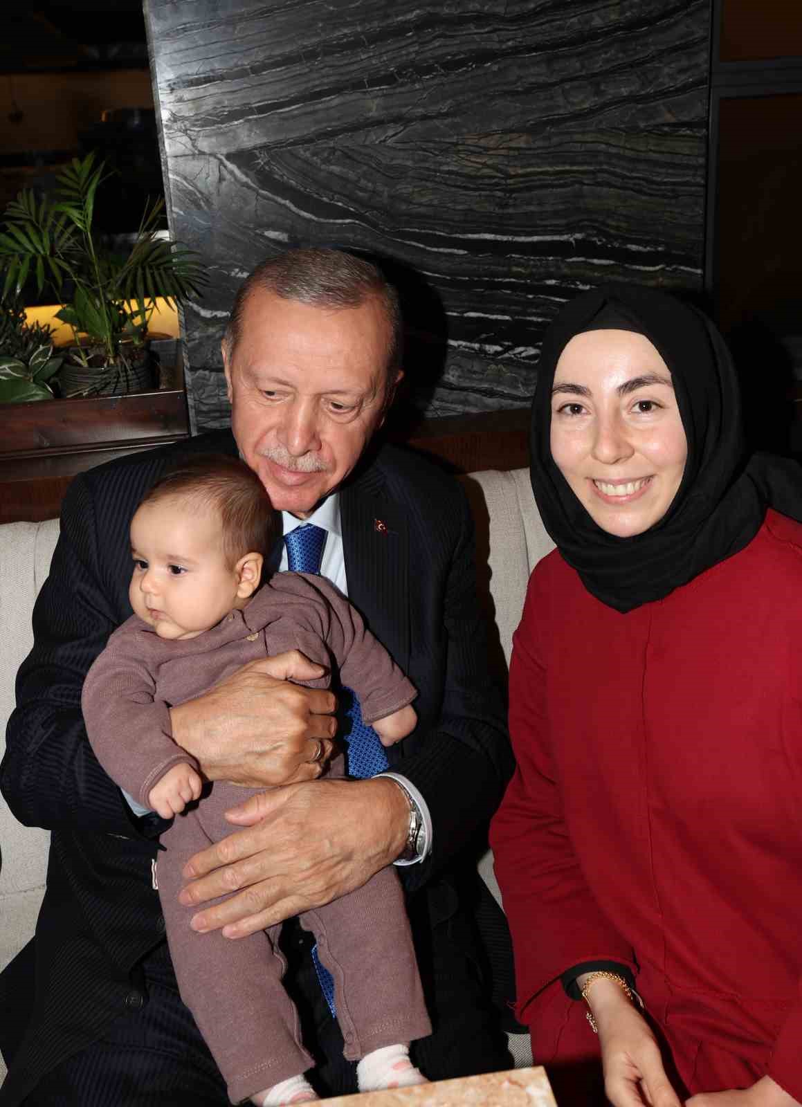 Cumhurbaşkanı Erdoğan, gençlerle bir araya geldi
