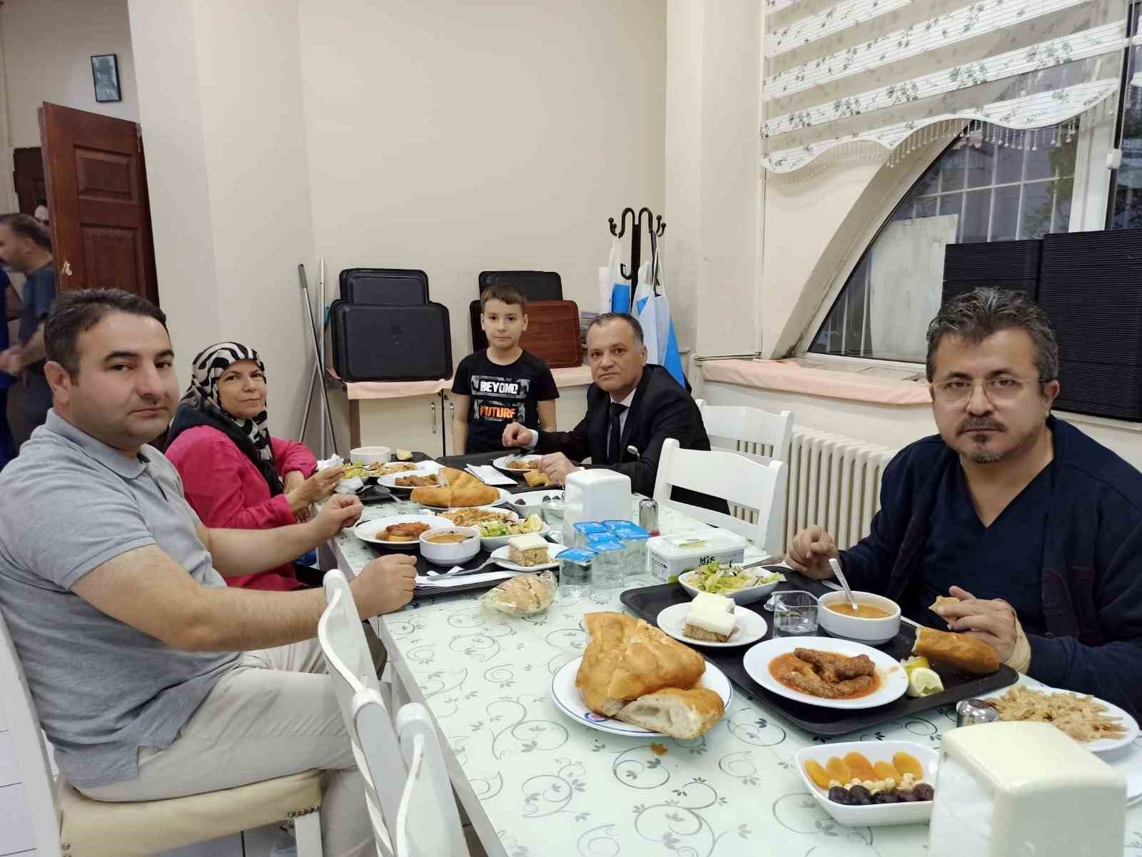 Aydın İl Sağlık Müdürü Şenkul sağlık personeli ile iftarda buluştu