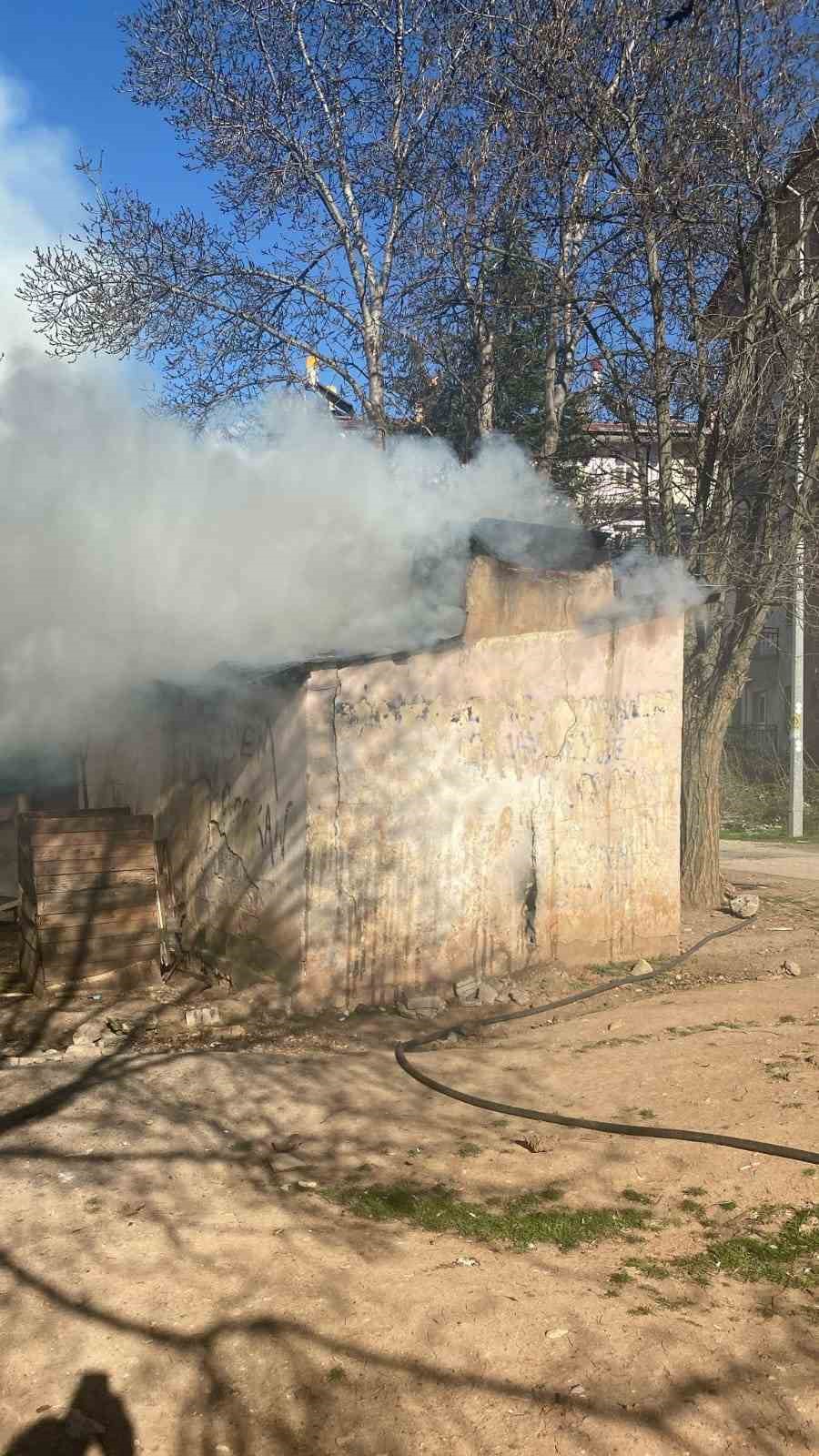 Tunceli’de korkutan yangın
