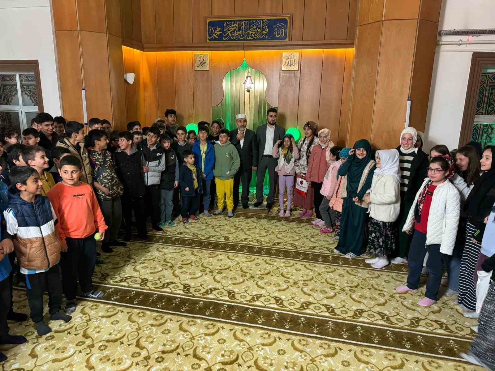 Erzincan’da "Teravih Namazı - Çocuk Buluşması" düzenlendi