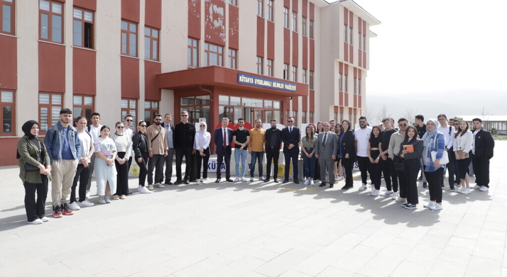 K&uuml;tahya&rsquo;da iki ayrı sosyal sorumluluk projesi
