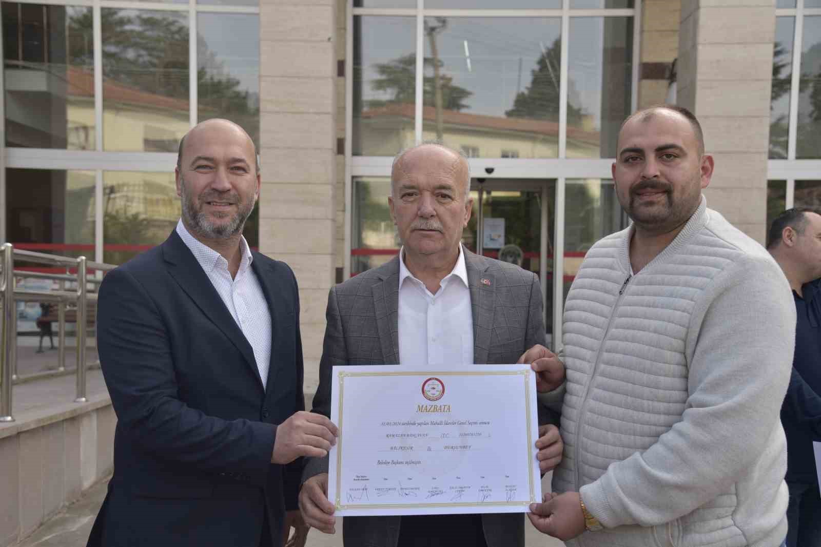 Başkan Bahçavan mazbatasını aldı