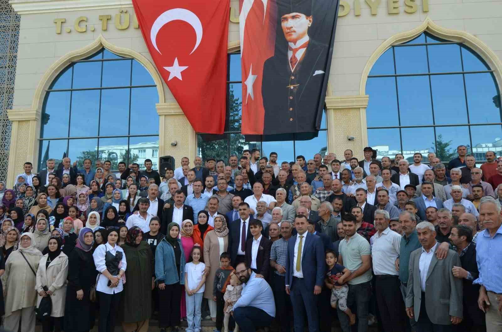 T&uuml;rkoğlu Belediyesi&rsquo;nde devri teslim yeni başkan g&ouml;reve başladı
