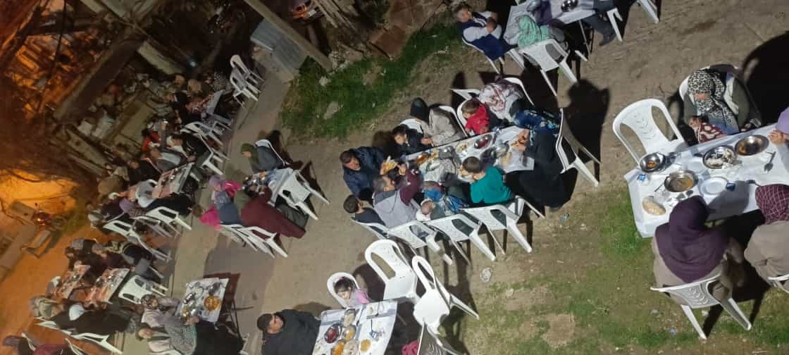 Gediz&rsquo;de yeniden se&ccedil;ilen muhtar k&ouml;yl&uuml;leri i&ccedil;in iftar programı d&uuml;zenledi
