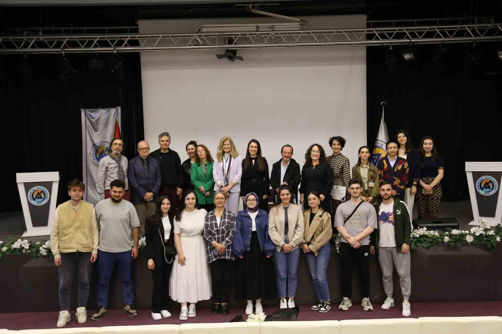 Trabzonlu şair ve yazarlar Avrasya Üniversitesinde doğa için buluştu
