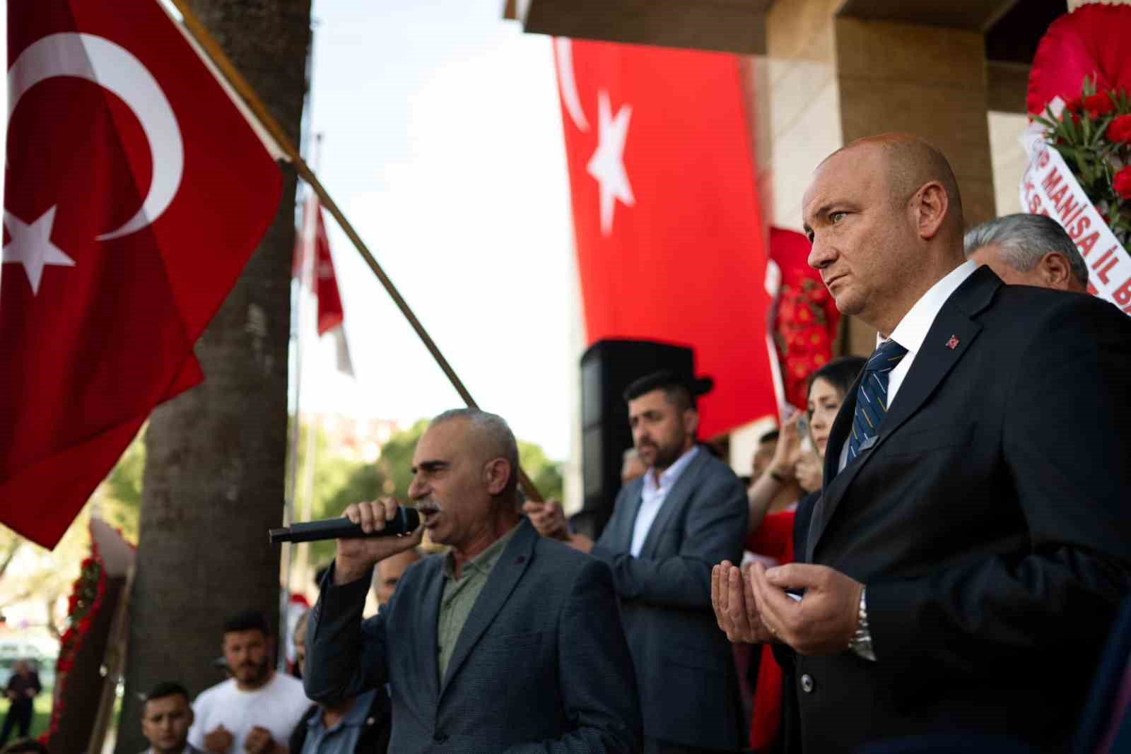 CHP’li Başkan Aykan görevine dualarla başladı