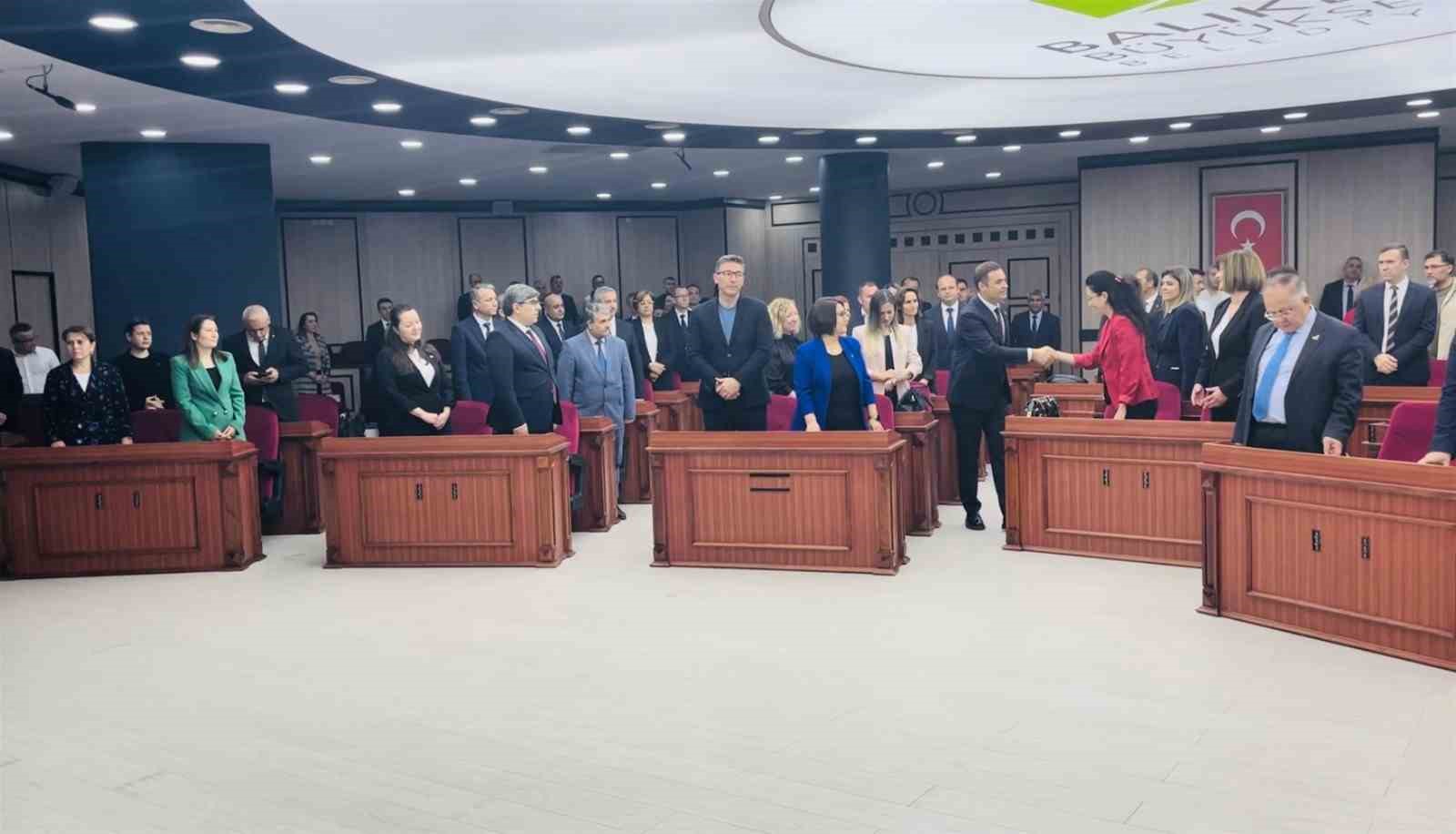 Başkan Ahmet Akın yöneticilerle ilk toplantısını yaptı