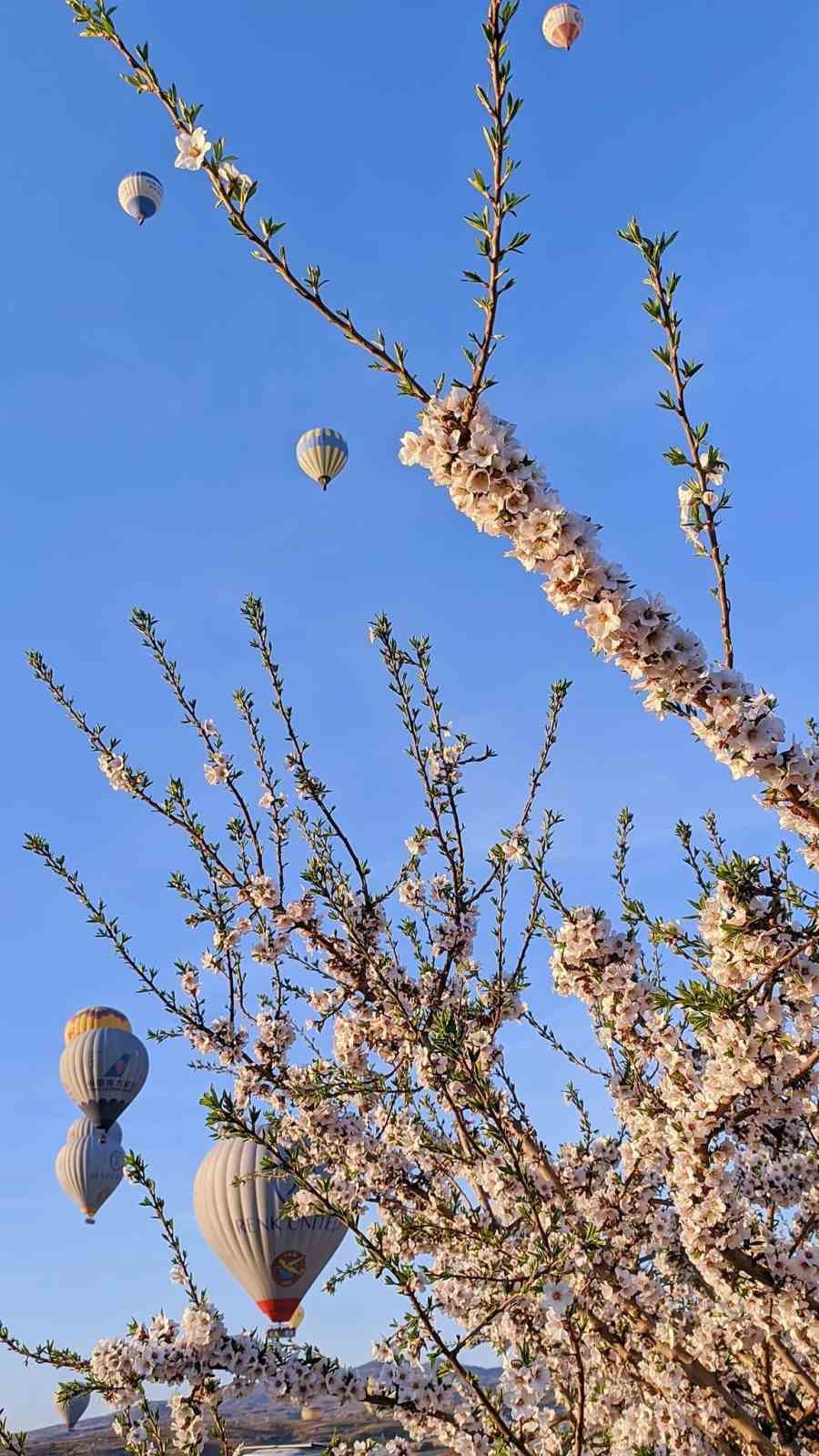 Baharda renklenen Kapadokya dron ile g&ouml;r&uuml;nt&uuml;lendi
