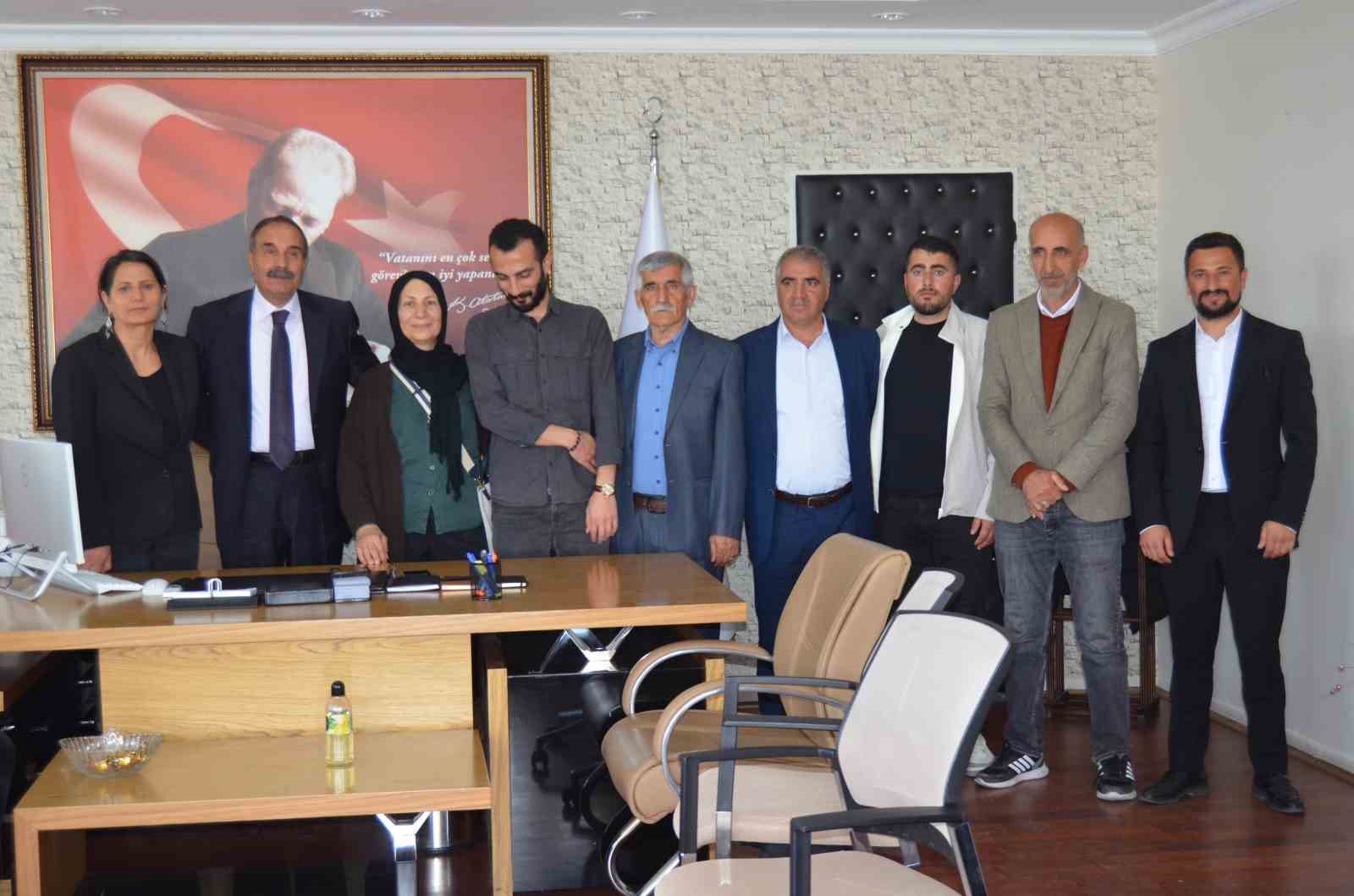 Varto Belediye Başkanı mazbatasını aldı