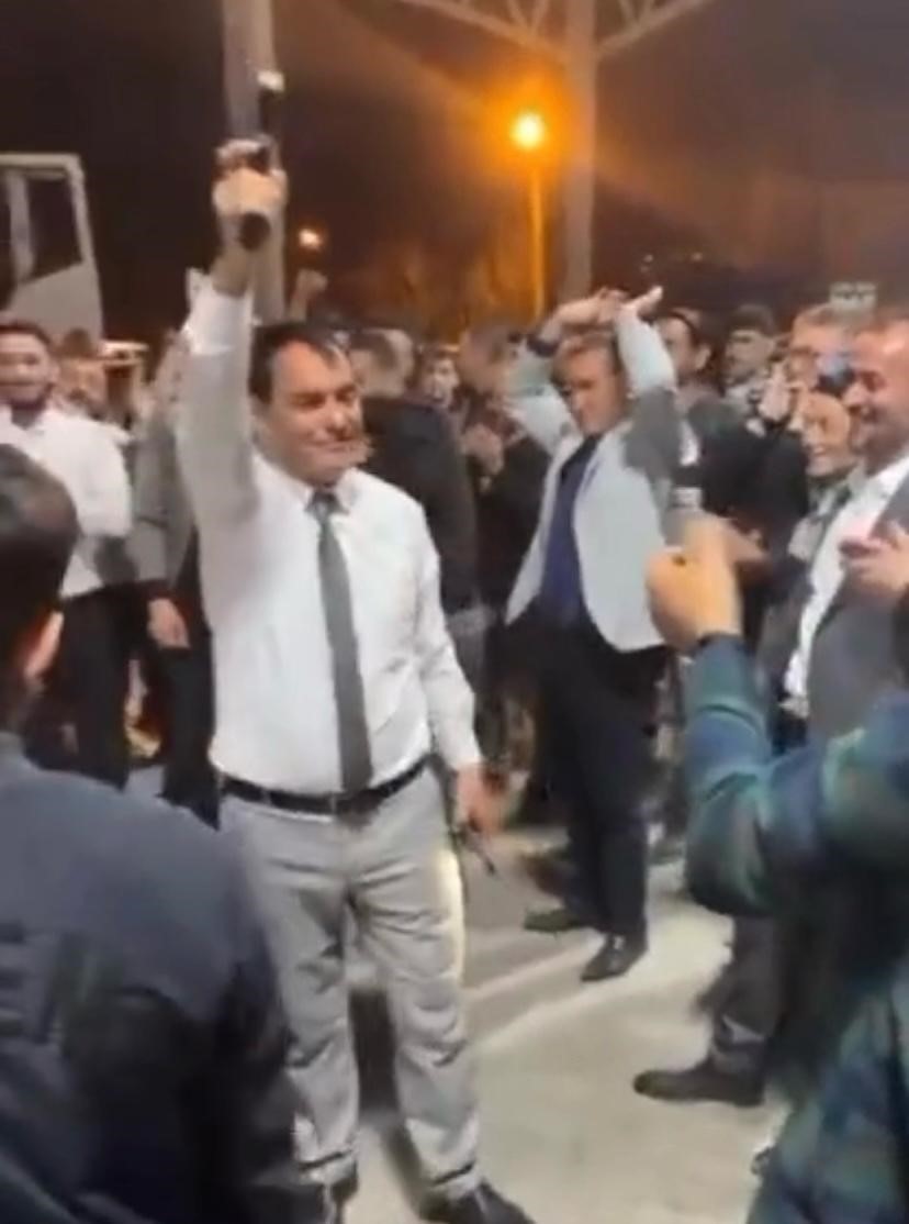 Isparta’da silahlı seçim kutlaması