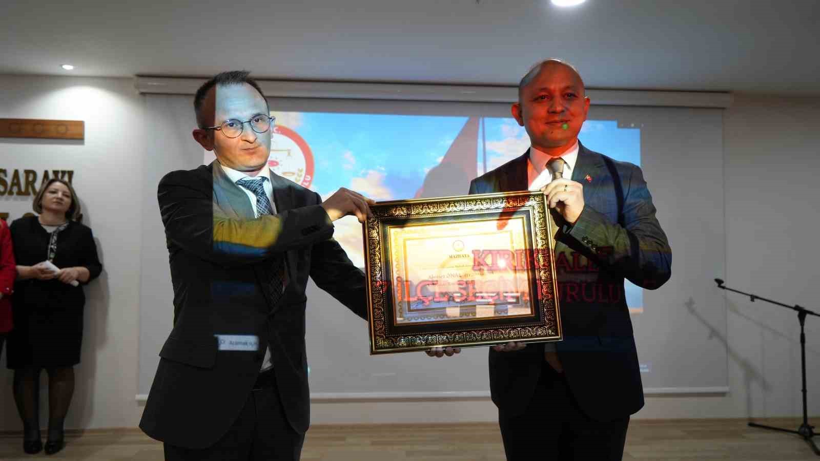 Kırıkkale Belediye Başkanı se&ccedil;ilen Ahmet &Ouml;nal mazbatasını aldı
