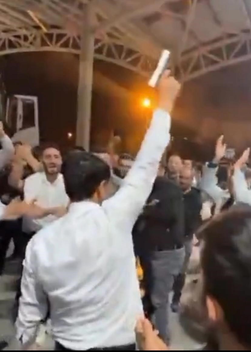 Silahlı se&ccedil;im kutlamasına soruşturma
