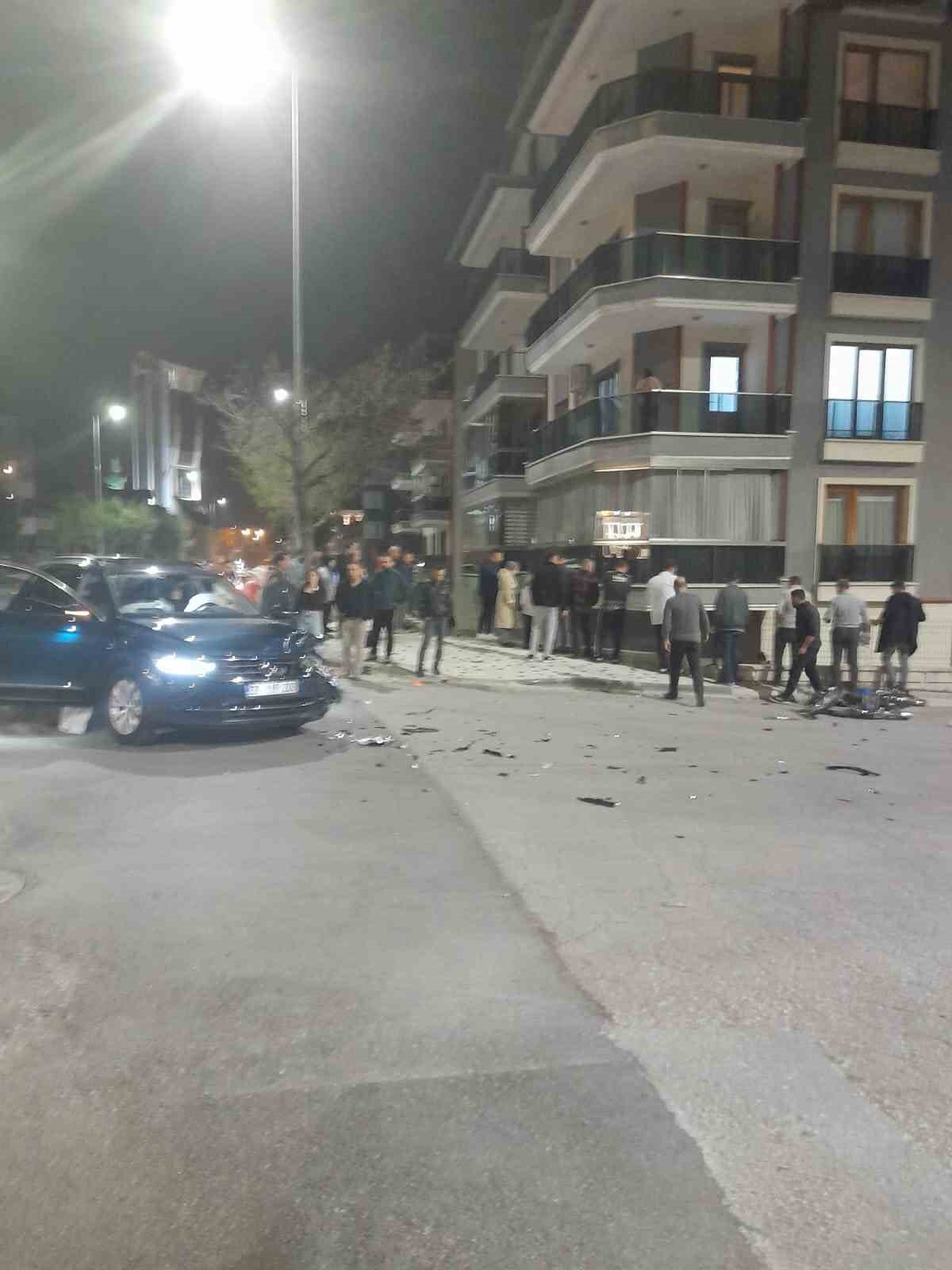 Otomobil ile motosiklet &ccedil;arpıştı: 1 ağır yaralı
