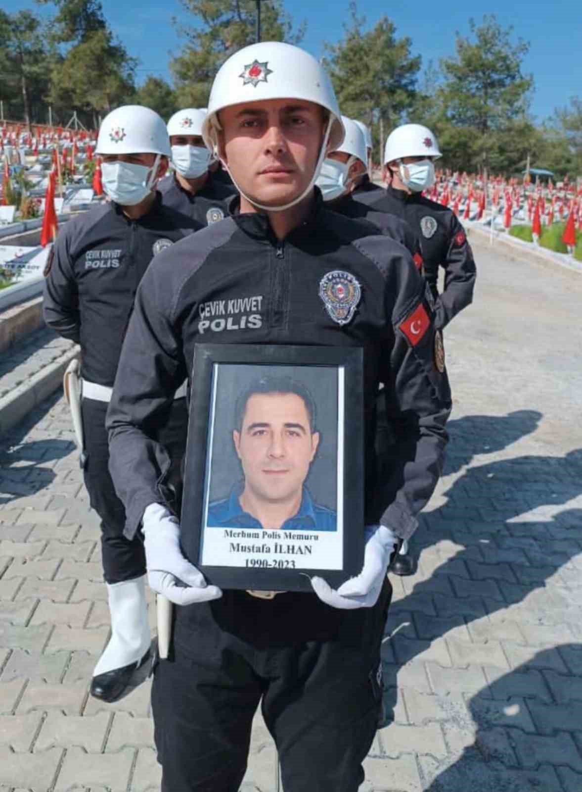 Depreme Ebrar sitesinde yakalanan polis memurunun cesedi Kayseri&rsquo;de &ccedil;ocuk sanılarak toprağa verilmiş
