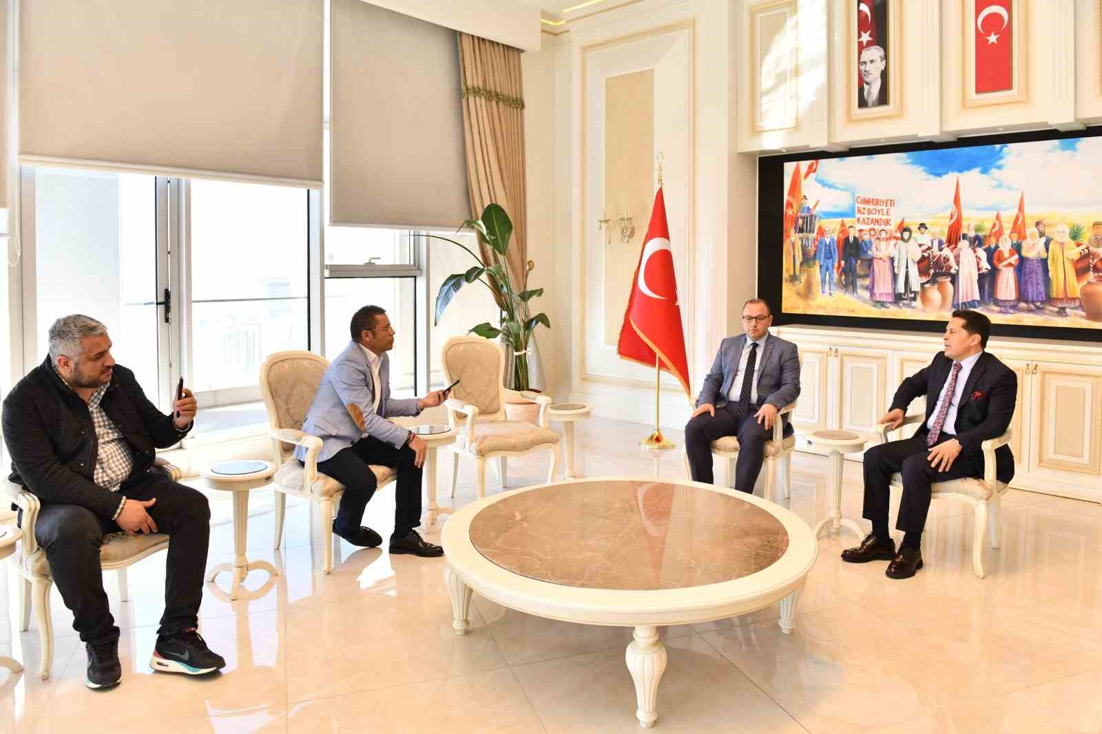 Esenyurt Kaymakamı &Ccedil;obanoğlu&rsquo;ndan, Başkan &Ouml;zer&rsquo;e ziyaret
