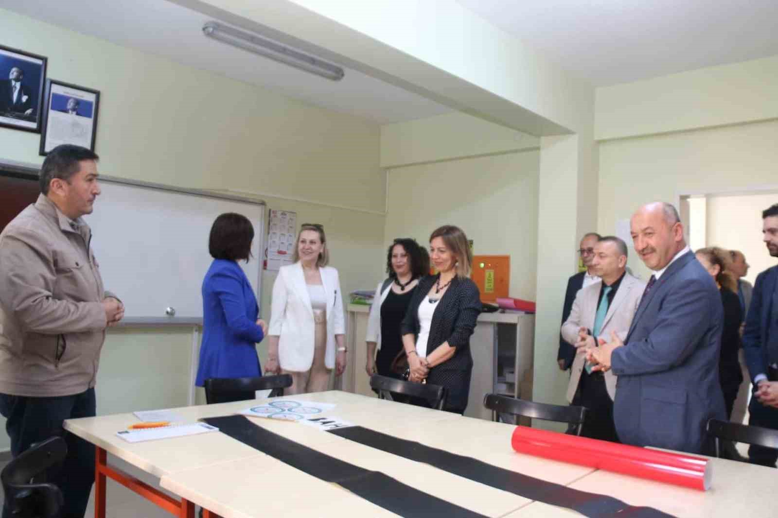 Kütahya’da Ege Bölgesi Mesleki Özel Eğitim Mükemmeliyet Merkezi açıldı
