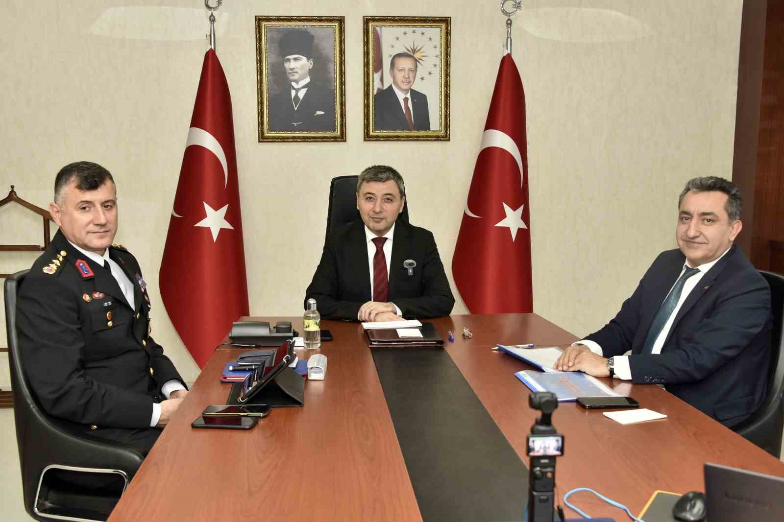 Vali Tanrısever G&uuml;m&uuml;şhane&rsquo;nin g&uuml;venlik istatistiklerini paylaştı
