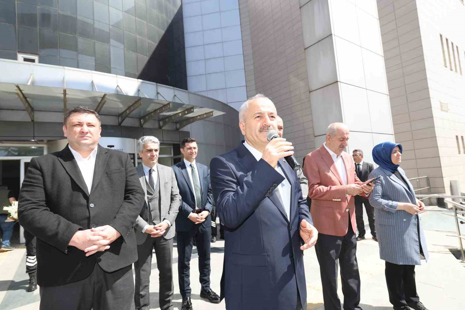 Başkan Büyükgöz mazbatasını aldı: "İlk günkü aşkla çalışacağız"
